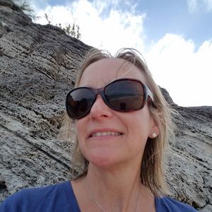 Meet your Posher, Suzanne